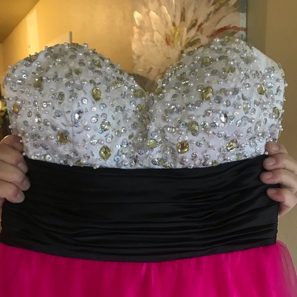 Prom Dress! Size 2 - Picture 4 of 6